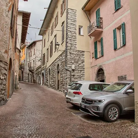 Charme Nel Borgo Di Bienno Di Design, Natura & Relax Exterior photo